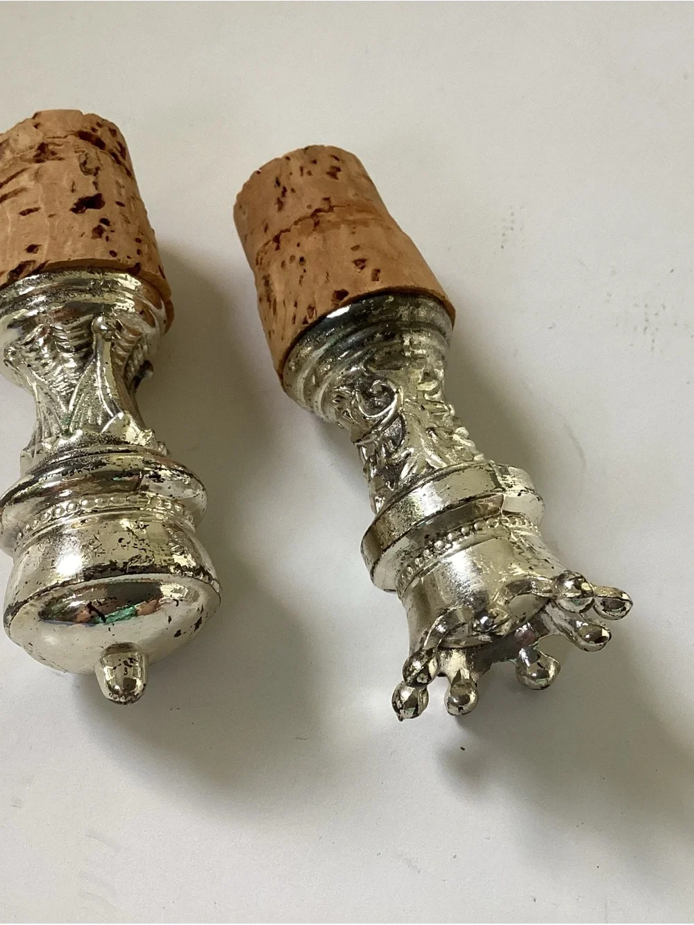 Silver Crown Decorative Wine Stopper - Metallic Silver